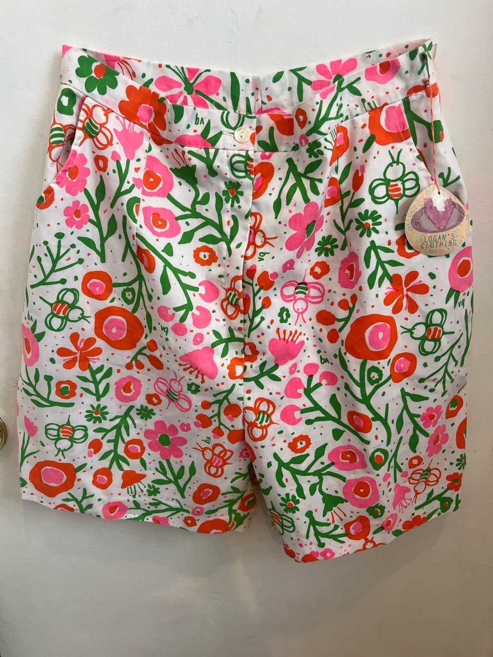 Handmade vintage 1960s shorts bee flower NWT Bermuda